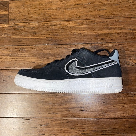 Nike Shoes - NIKE AIR FORCE 1 LV8 GS